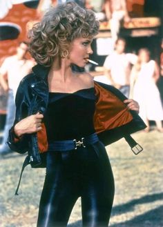 5e344938946f447e6eff171c8f41b955--sandy-from-grease-costume-grease-sandy.jpg