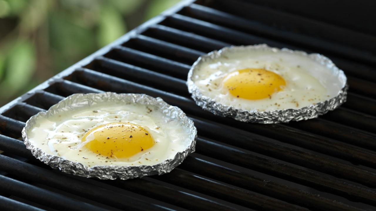 how-to-cook-eggs-on-the-grill-1699465081.jpg